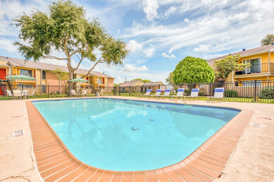 swimming pool at The Del Sol